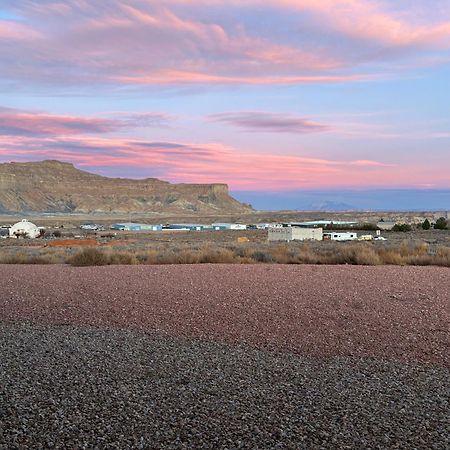 Page Arizona Border Town- Crimson Suite, Desert Canyon Getaway With Views Big Water Exteriör bild