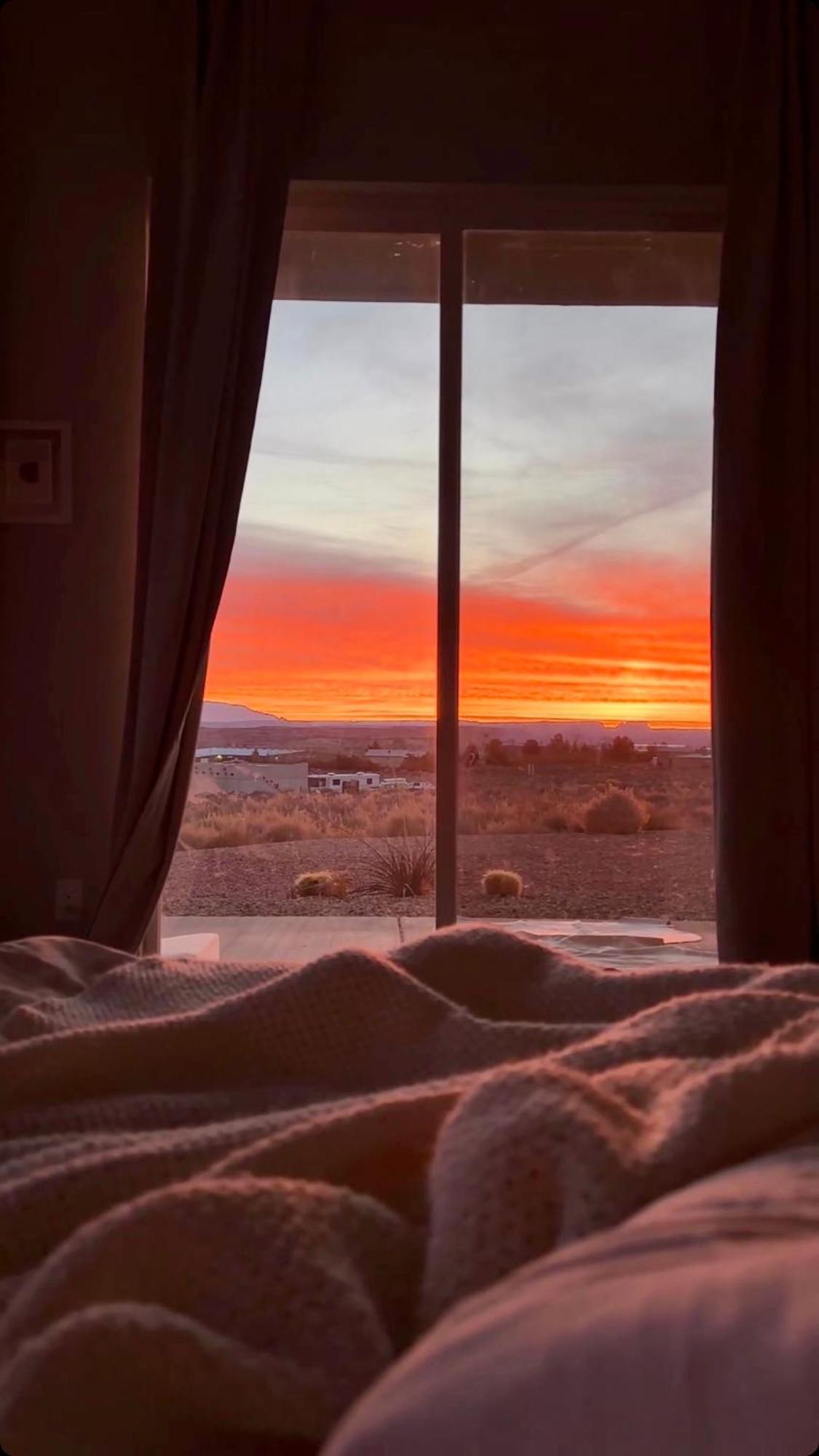 Page Arizona Border Town- Crimson Suite, Desert Canyon Getaway With Views Big Water Exteriör bild