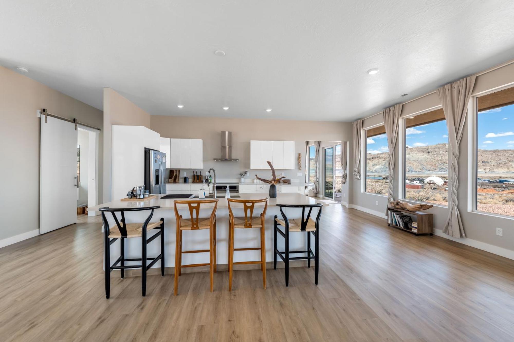 Page Arizona Border Town- Crimson Suite, Desert Canyon Getaway With Views Big Water Exteriör bild