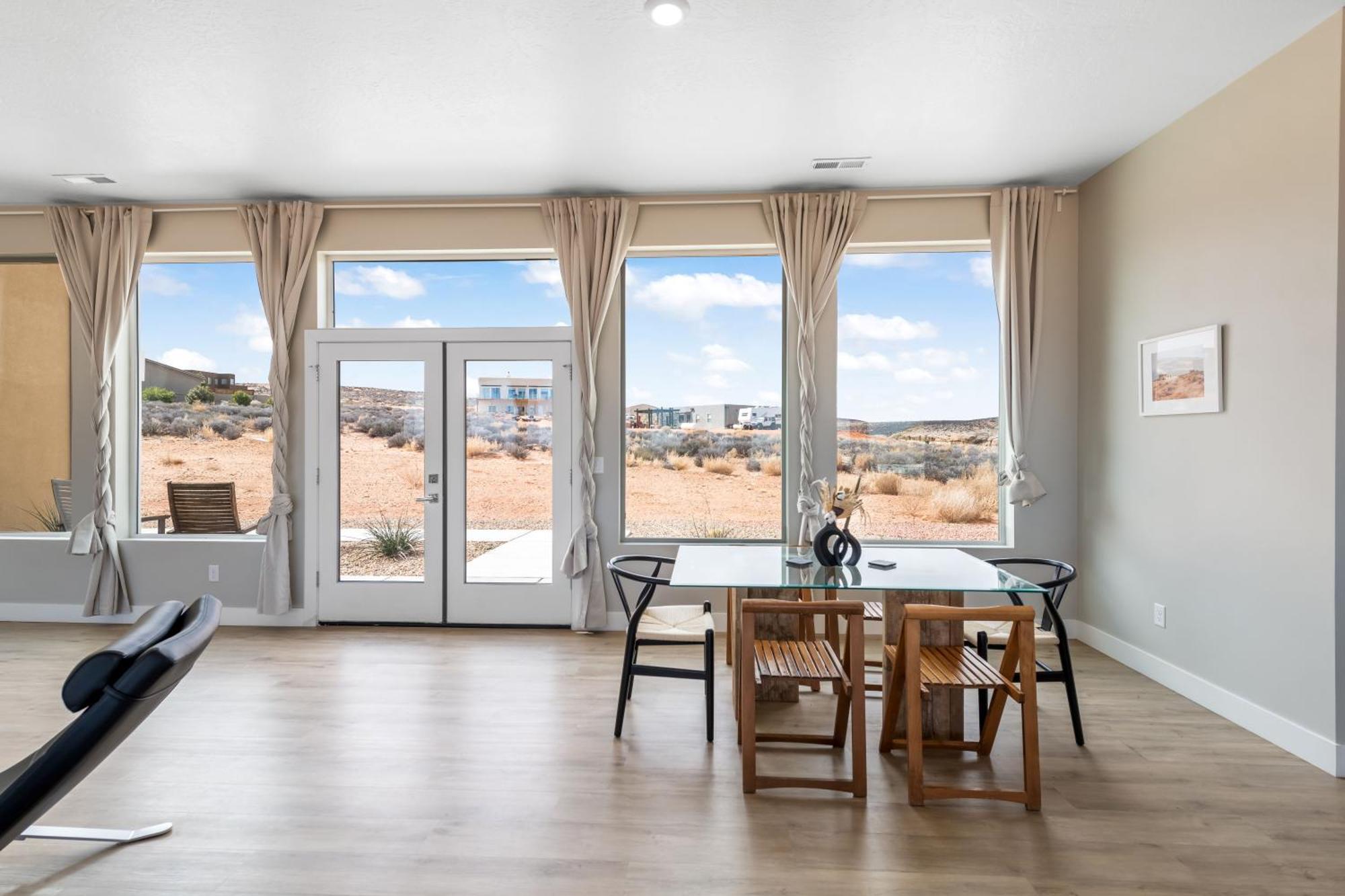 Page Arizona Border Town- Crimson Suite, Desert Canyon Getaway With Views Big Water Exteriör bild
