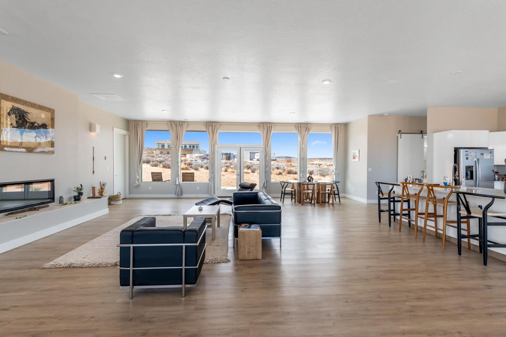 Page Arizona Border Town- Crimson Suite, Desert Canyon Getaway With Views Big Water Exteriör bild
