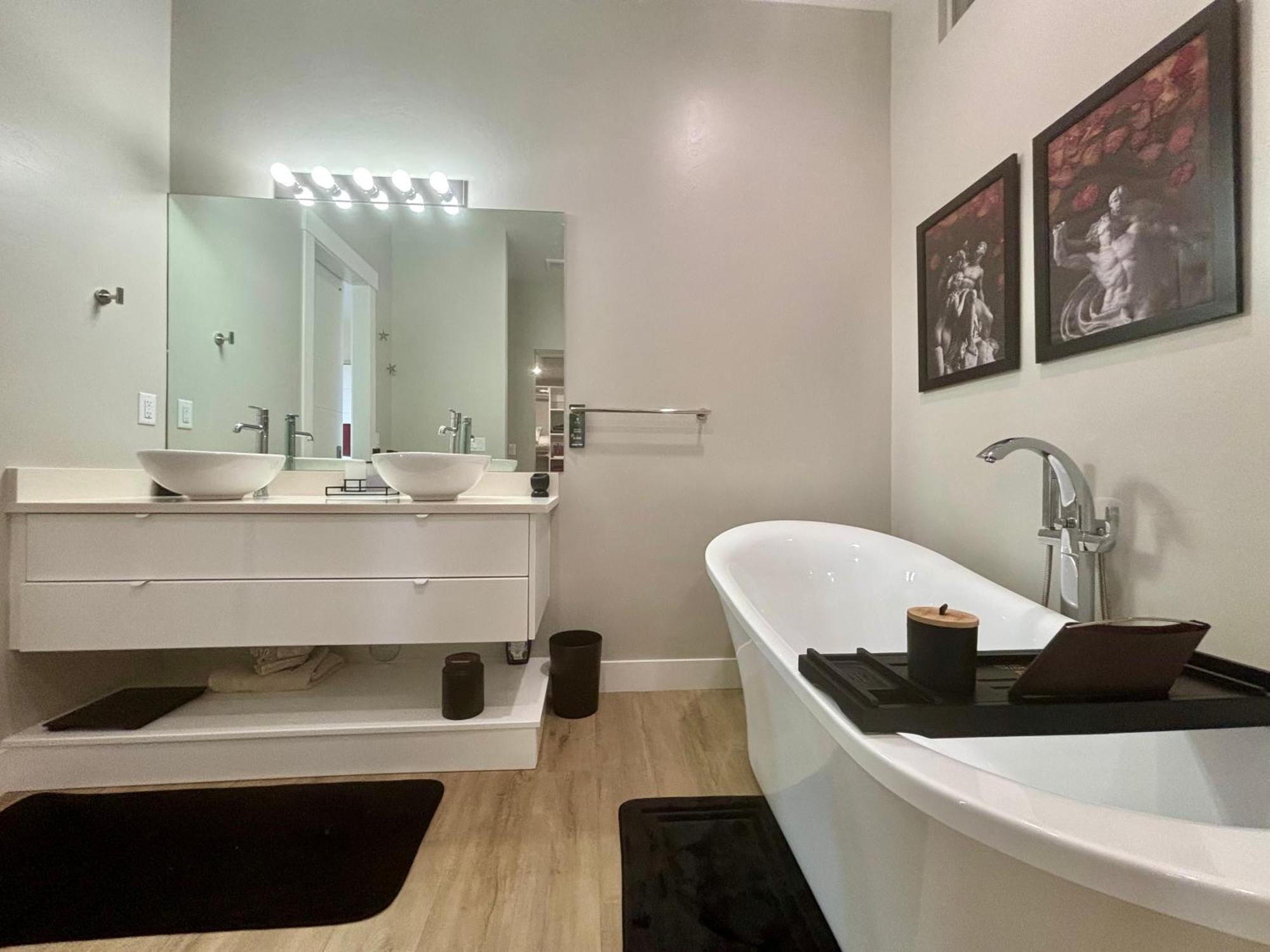 Page Arizona Border Town- Crimson Suite, Desert Canyon Getaway With Views Big Water Exteriör bild
