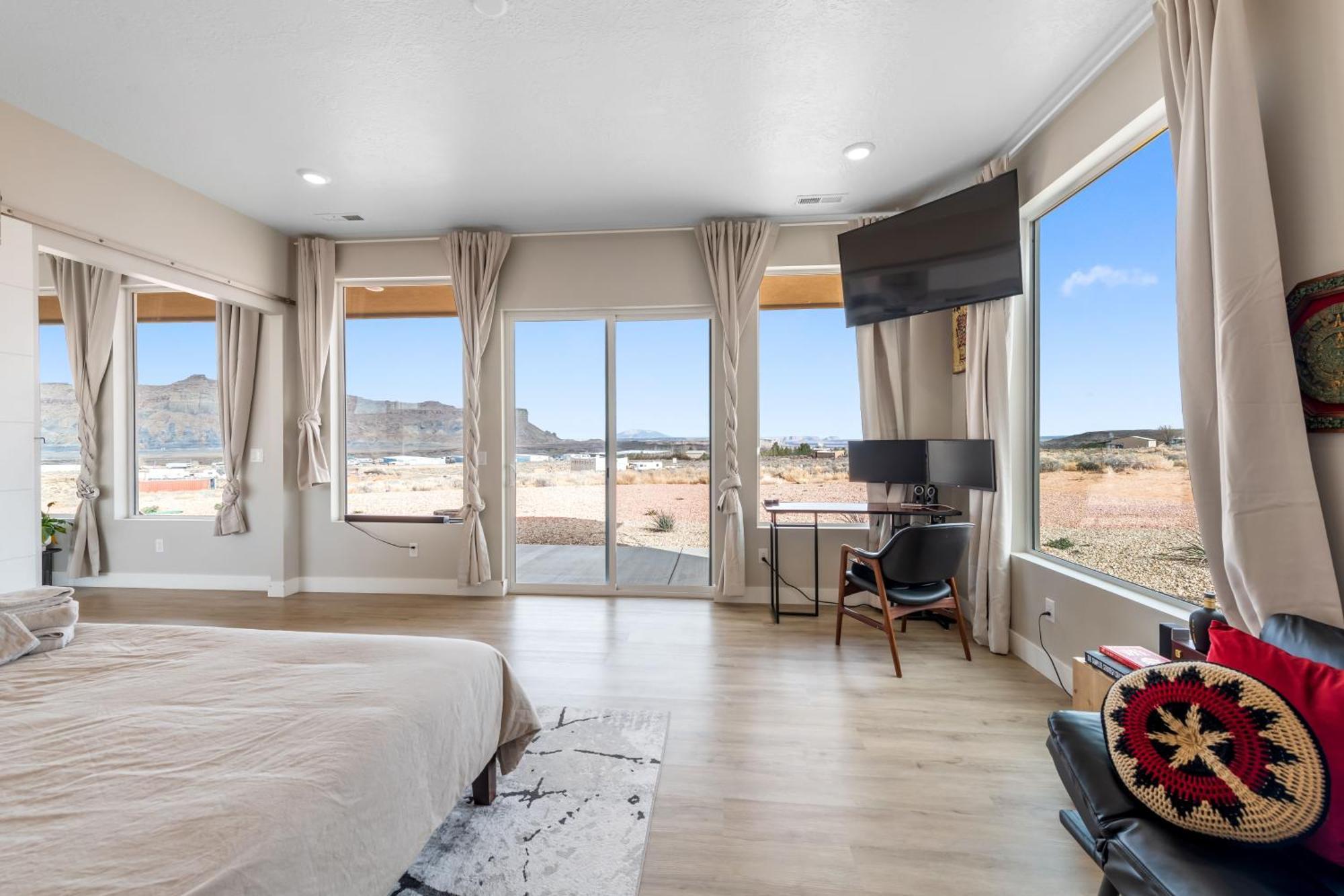 Page Arizona Border Town- Crimson Suite, Desert Canyon Getaway With Views Big Water Exteriör bild